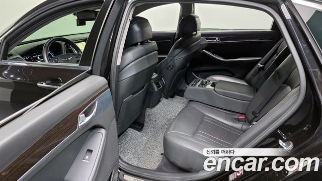 Genesis G80 2018 — photo 17