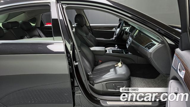 Genesis G80 2018 — photo 18