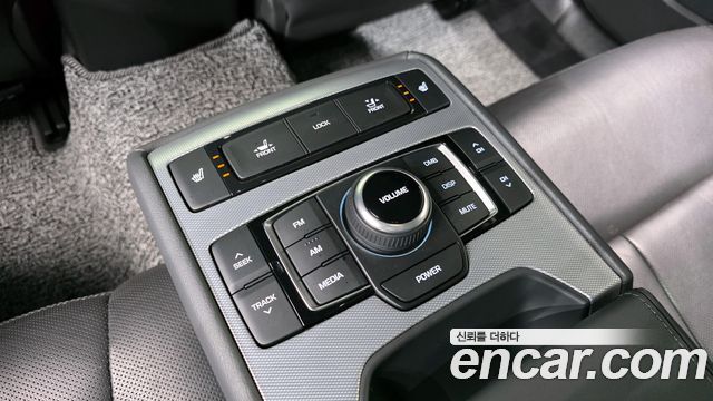 Genesis G80 2018 — photo 23