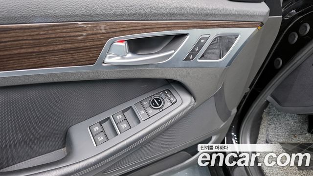 Genesis G80 2018 — photo 24