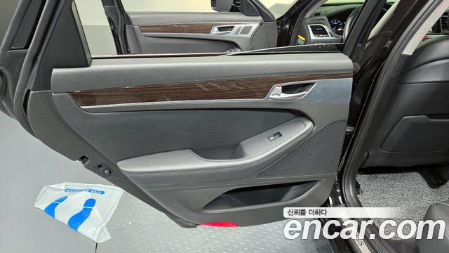 Genesis G80 2018 — photo 15