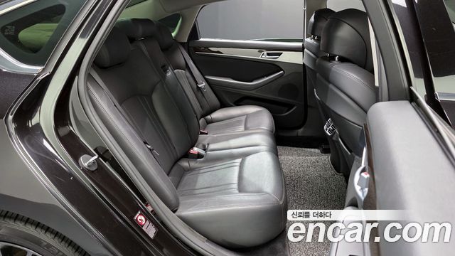 Genesis G80 2018 — photo 16
