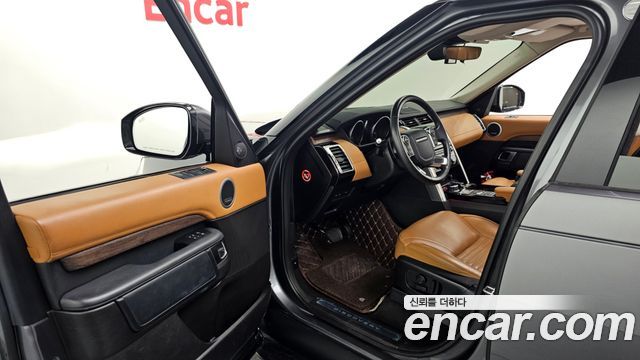 Land Rover Discovery 2017 — photo 13