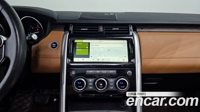 Land Rover Discovery 2017 — photo 21