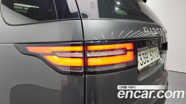 Land Rover Discovery 2017 — photo 9