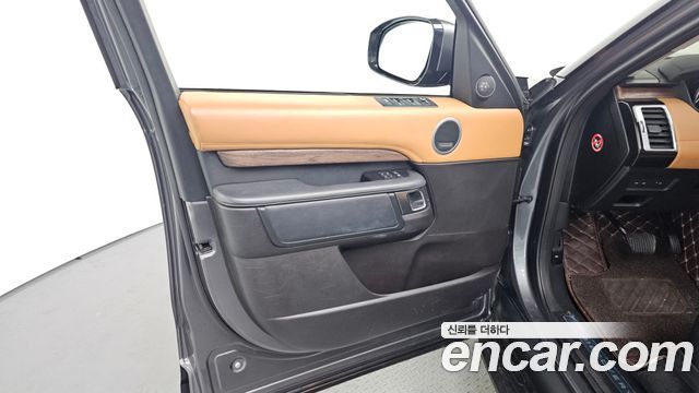 Land Rover Discovery 2017 — photo 14
