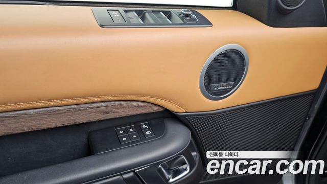 Land Rover Discovery 2017 — photo 29