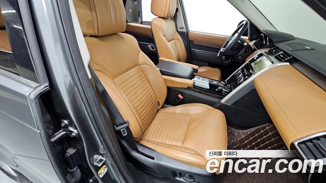 Land Rover Discovery 2017 — photo 30