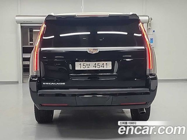 Cadillac Escalade 2017 — photo 3