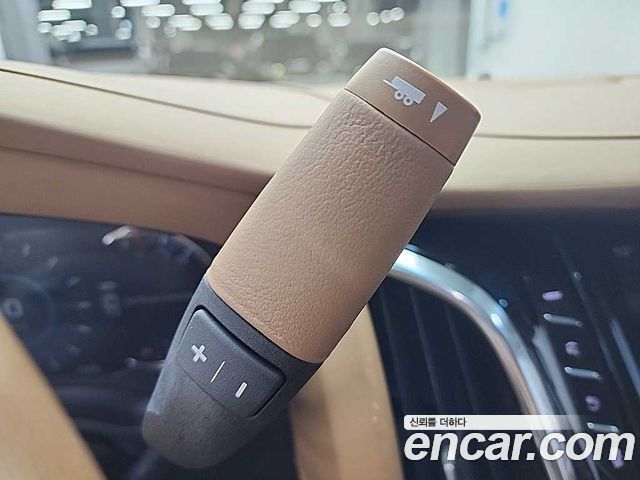 Cadillac Escalade 2017 — photo 8