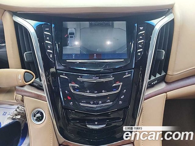 Cadillac Escalade 2017 — photo 10