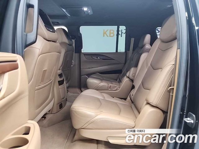 Cadillac Escalade 2017 — photo 12