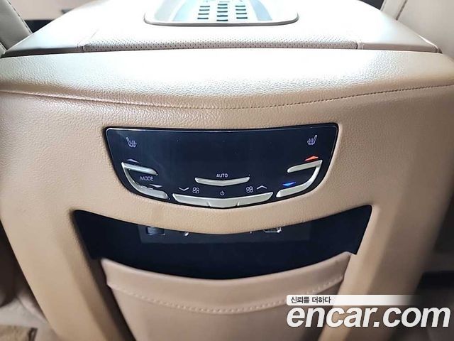 Cadillac Escalade 2017 — photo 13
