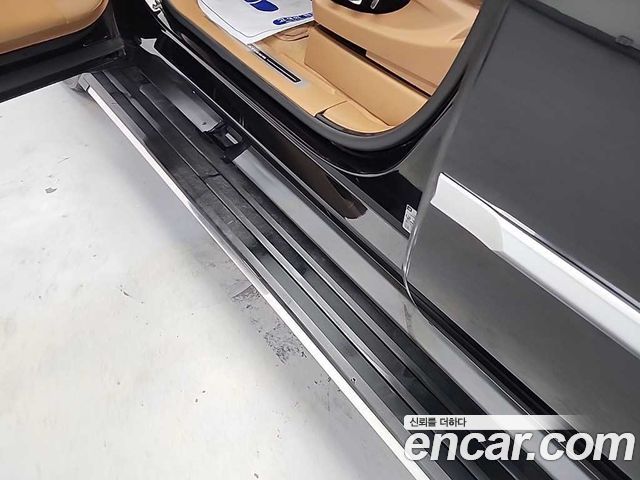 Cadillac Escalade 2017 — photo 16
