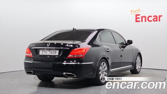Hyundai Equus 2010 — photo 2