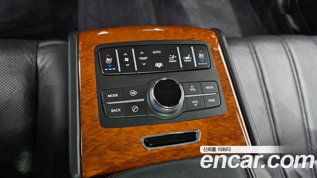 Hyundai Equus 2010 — photo 19