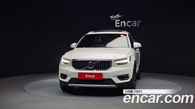 Volvo XC40 2021 — photo 3
