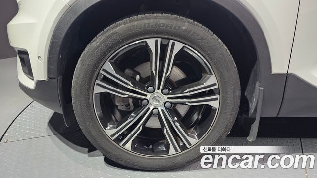 Volvo XC40 2021 — photo 5