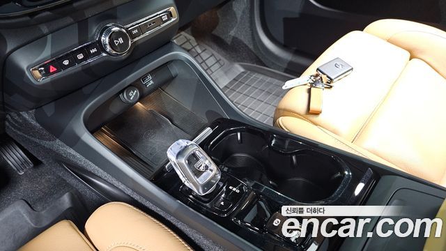 Volvo XC40 2021 — photo 12
