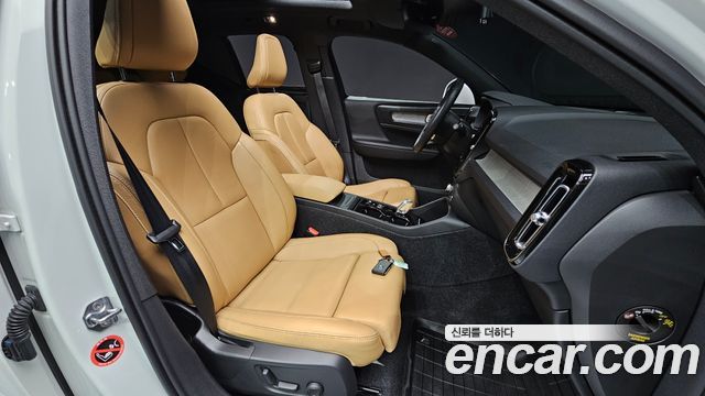 Volvo XC40 2021 — photo 13