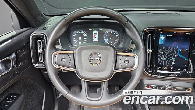 Volvo XC40 2021 — photo 18