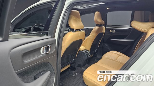 Volvo XC40 2021 — photo 22