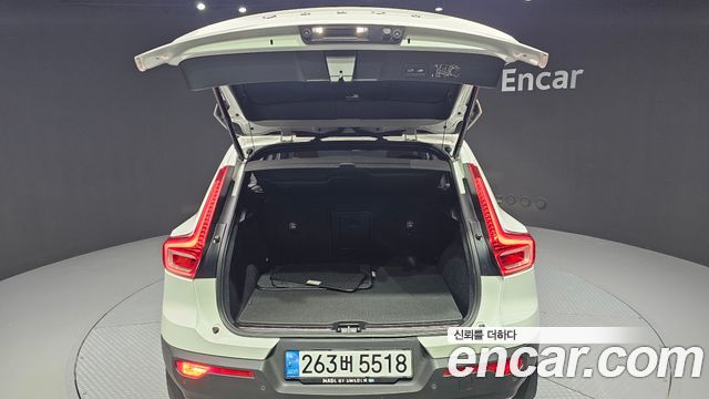 Volvo XC40 2021 — photo 25