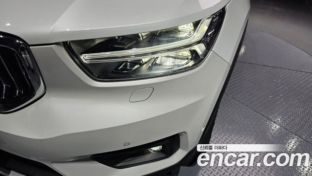 Volvo XC40 2021 — photo 8