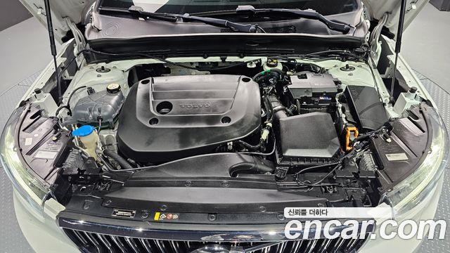 Volvo XC40 2021 — photo 27