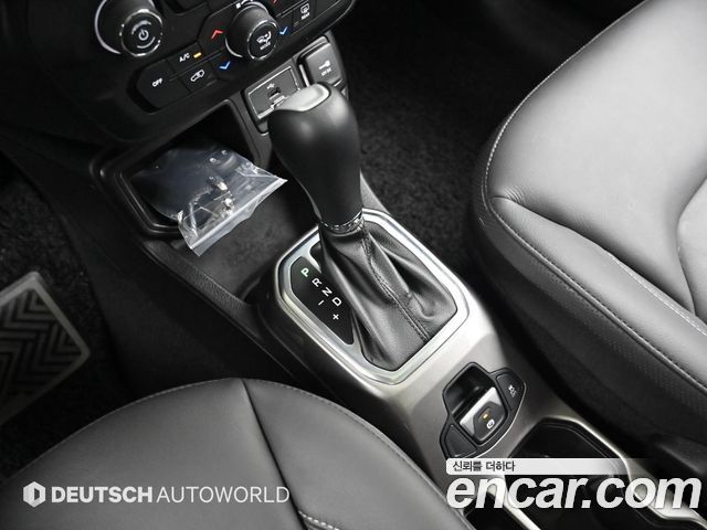 Jeep Renegade 2020 — photo 9