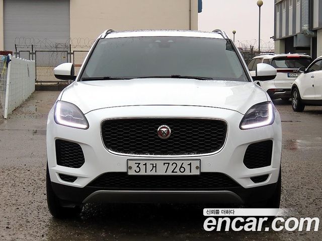 Jaguar E-PACE 2019 — photo 1