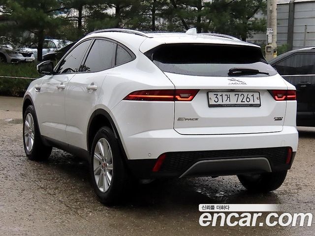 Jaguar E-PACE 2019 — photo 3