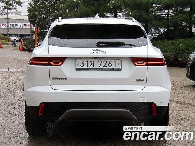 Jaguar E-PACE 2019 — photo 4