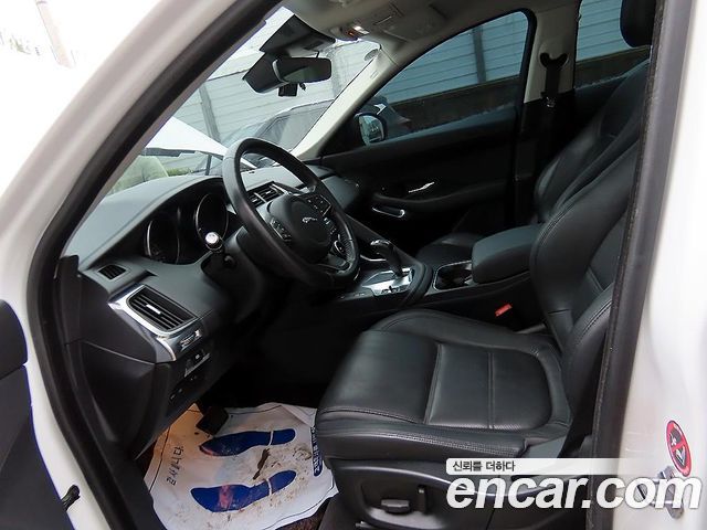 Jaguar E-PACE 2019 — photo 5