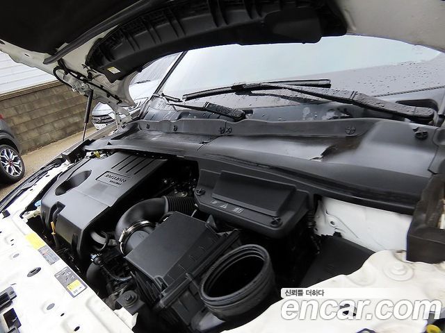 Jaguar E-PACE 2019 — photo 19