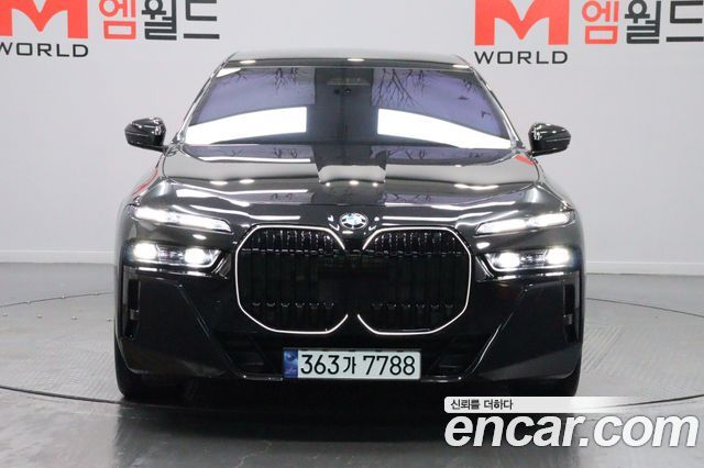 BMW 7-Series 2024 — photo 2
