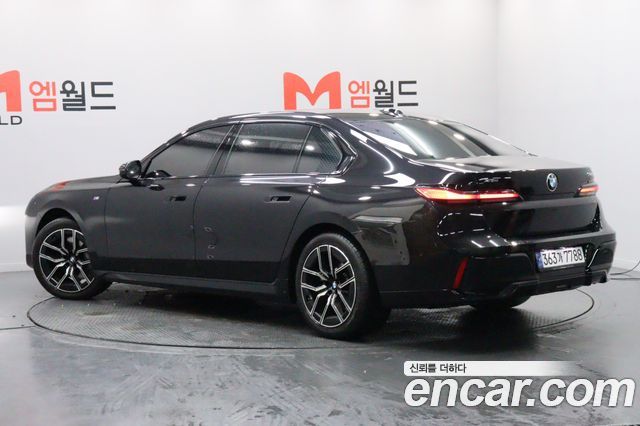 BMW 7-Series 2024 — photo 4