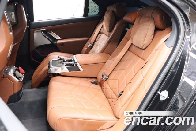 BMW 7-Series 2024 — photo 7