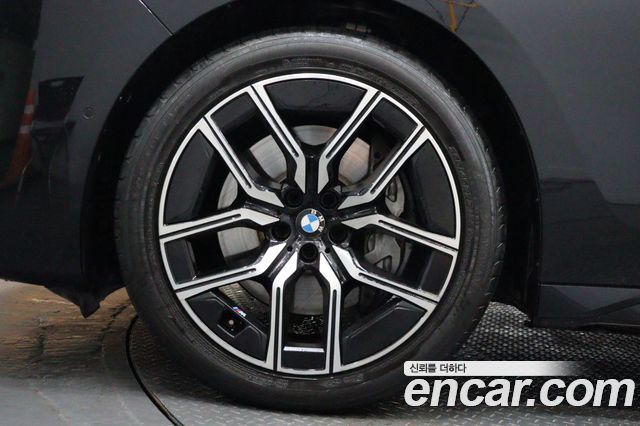 BMW 7-Series 2024 — photo 20