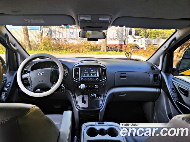Hyundai Starex 2020 — photo 11