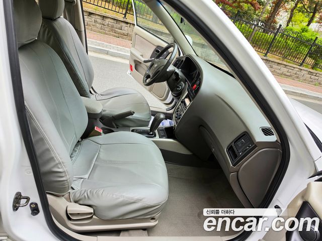 Hyundai AVANTE 2004 — photo 8
