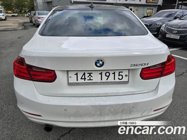 BMW 3-Series 2012 — photo 3