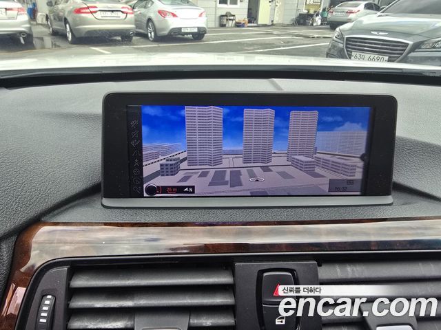 BMW 3-Series 2012 — photo 6