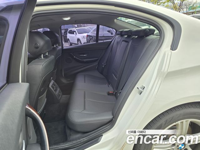 BMW 3-Series 2012 — photo 11