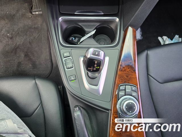 BMW 3-Series 2012 — photo 12
