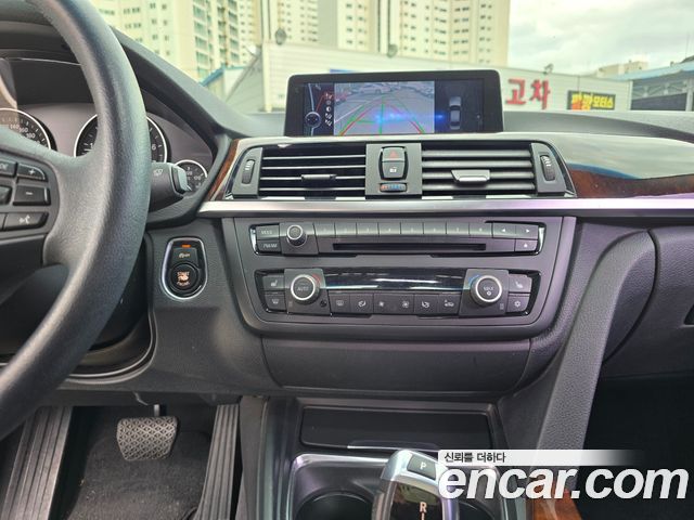 BMW 3-Series 2012 — photo 13