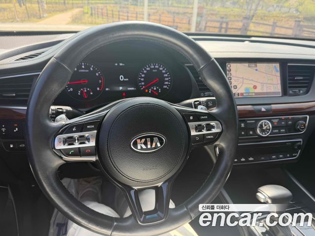 Kia K7 2017 — photo 15