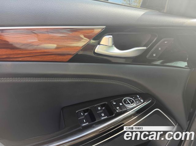 Kia K7 2017 — photo 16