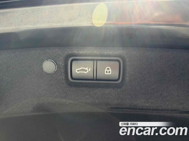 Kia K7 2017 — photo 19