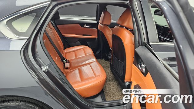 Kia K3 2022 — photo 11